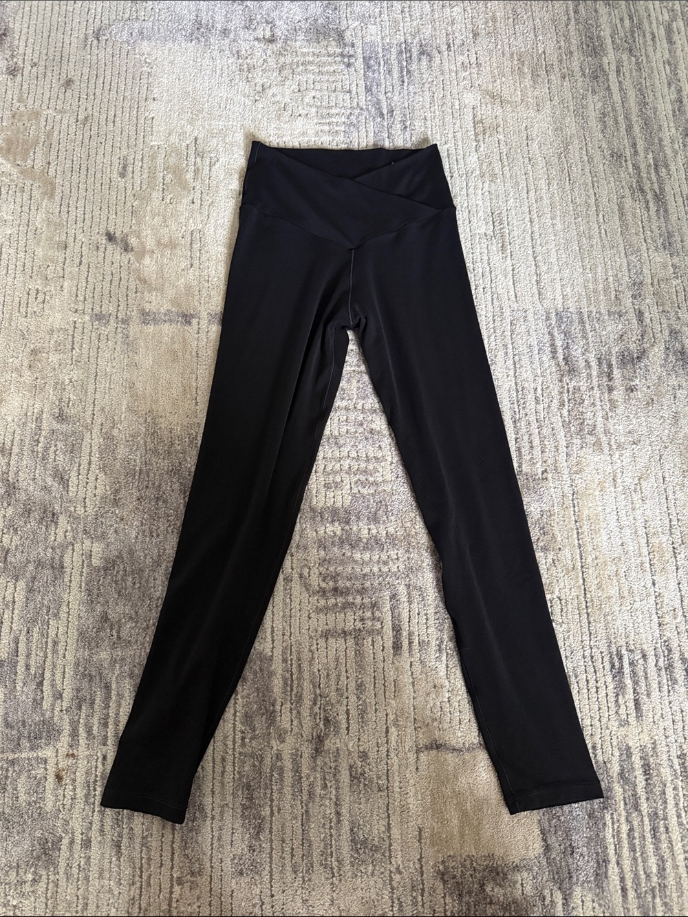 Offline by Aerie Black High-Waist Crossover Leggings - Picture 2 of 8
